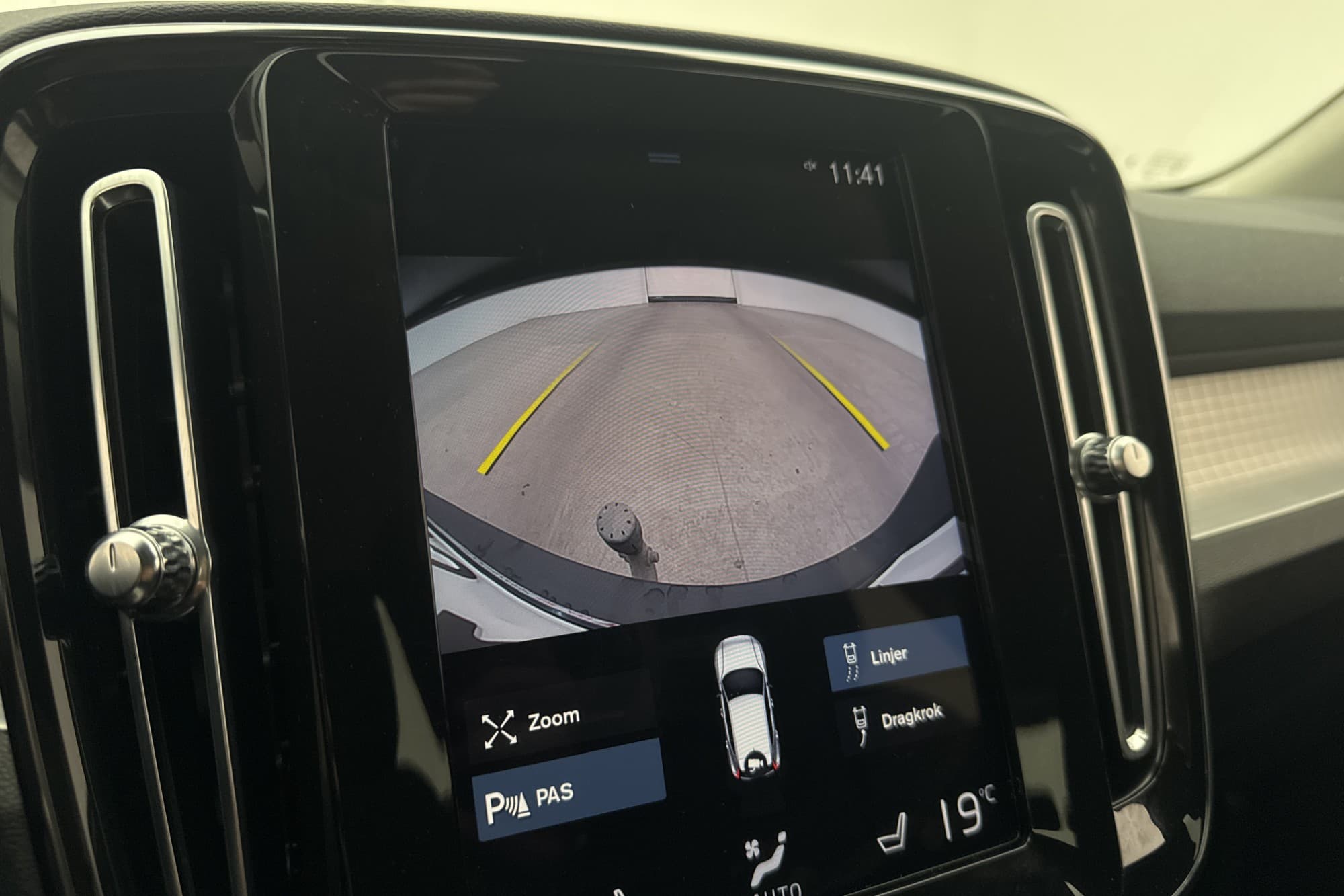 Volvo XC40 T2 Momentum VOC Värmare Kamera Rattvärme Dragkrok