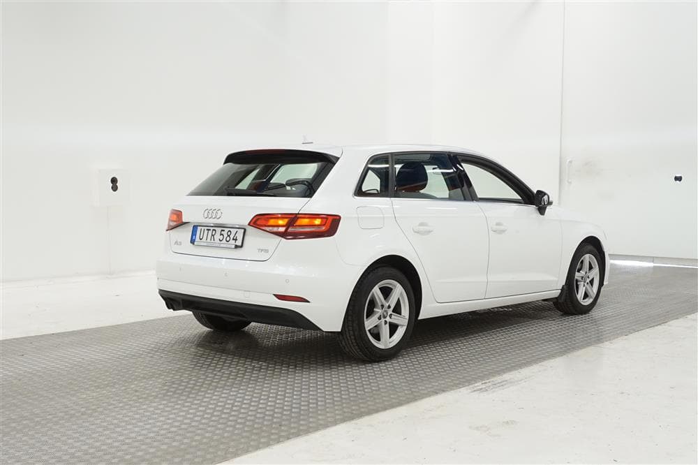 Audi A3 Sportback 1.5 TFSI 150hk Låg Skatt Nyservad 0,5L/Milexteriör
