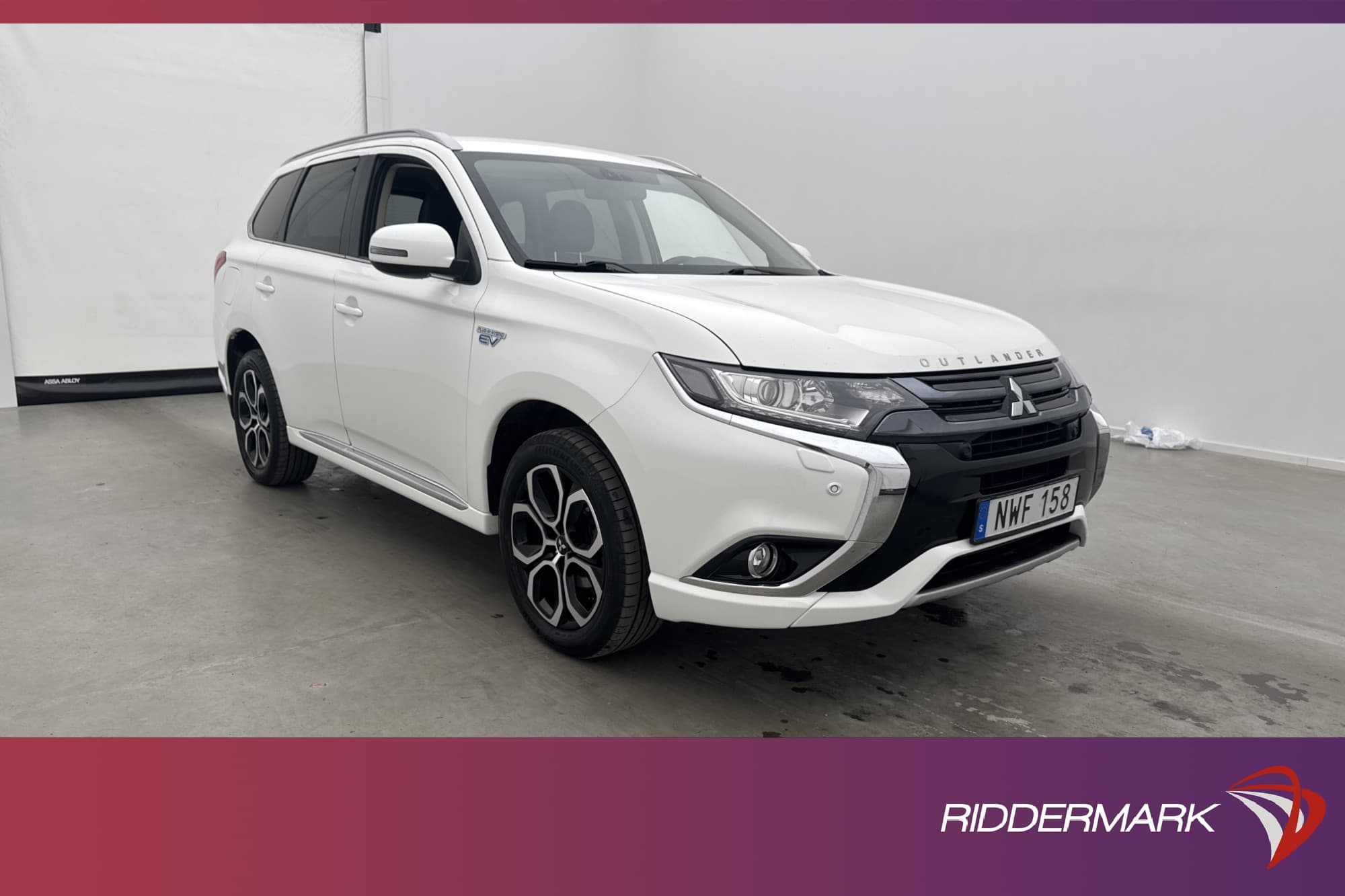 Mitsubishi Outlander PHEV 4WD 203hk Kamera Dragkrok Rattvärm