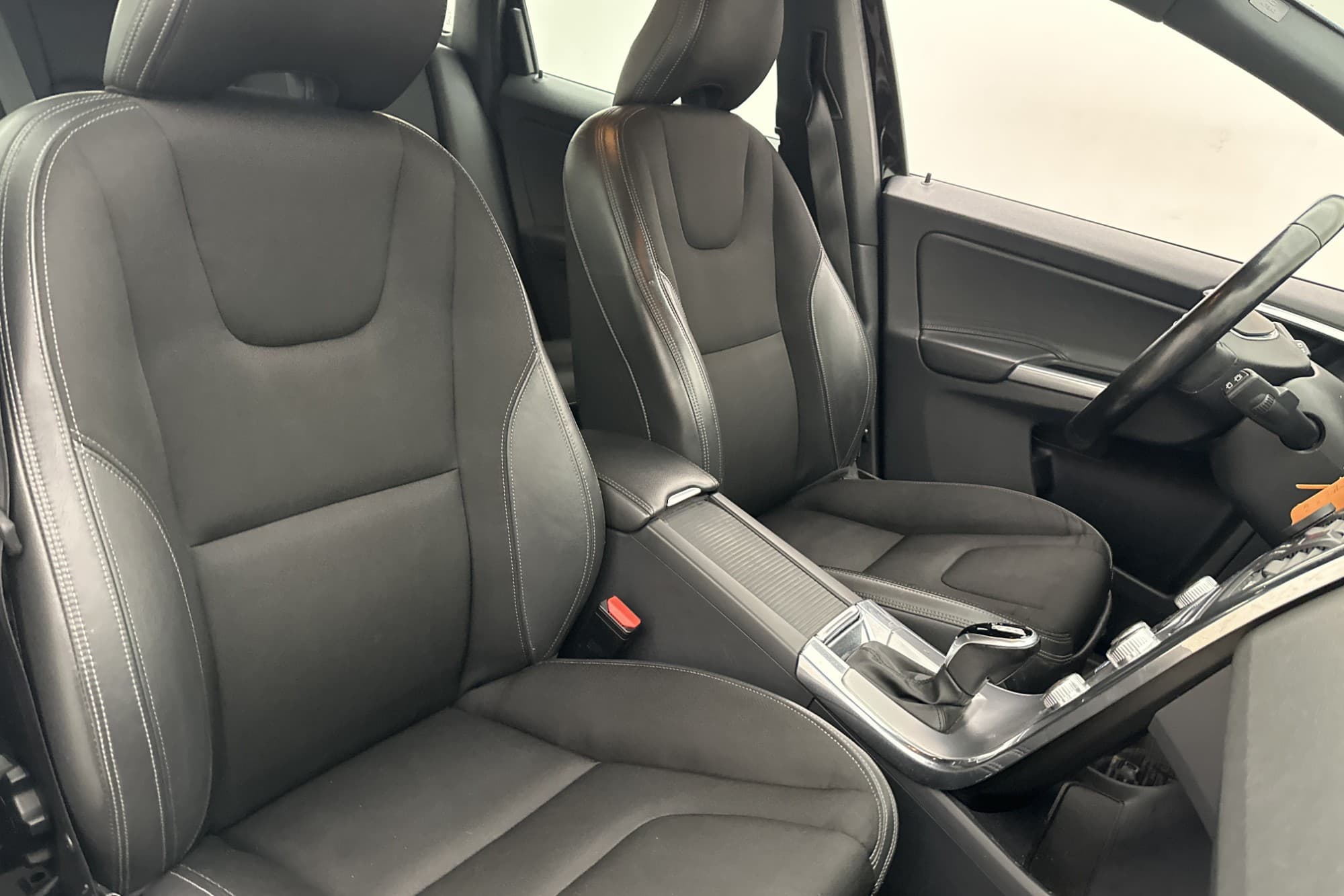 Volvo XC60 D4 AWD Classic Momentum VOC Värmare Dragkrok BLIS