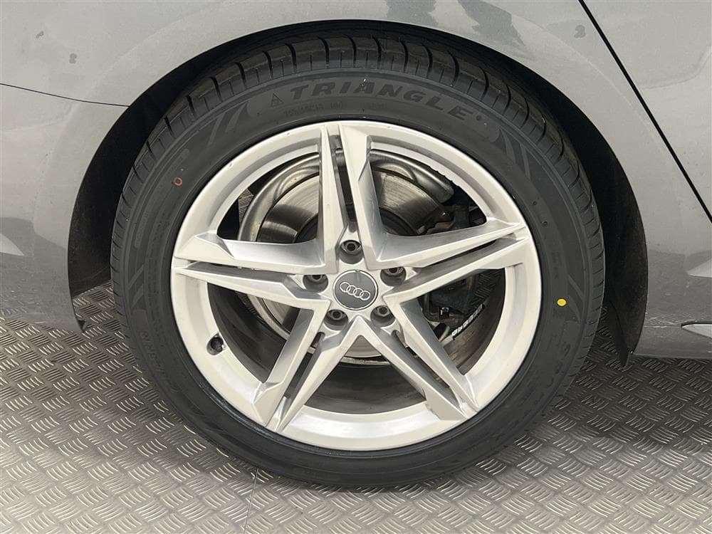 Audi A4 2.0 TDI 190hk Quattro S-line Låg Skatt 0,44l/milinteriör