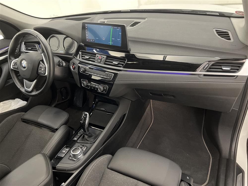 BMW X1 xDrive20d 190hk Sport Line Moms HUD HiFi Navi Draginteriör