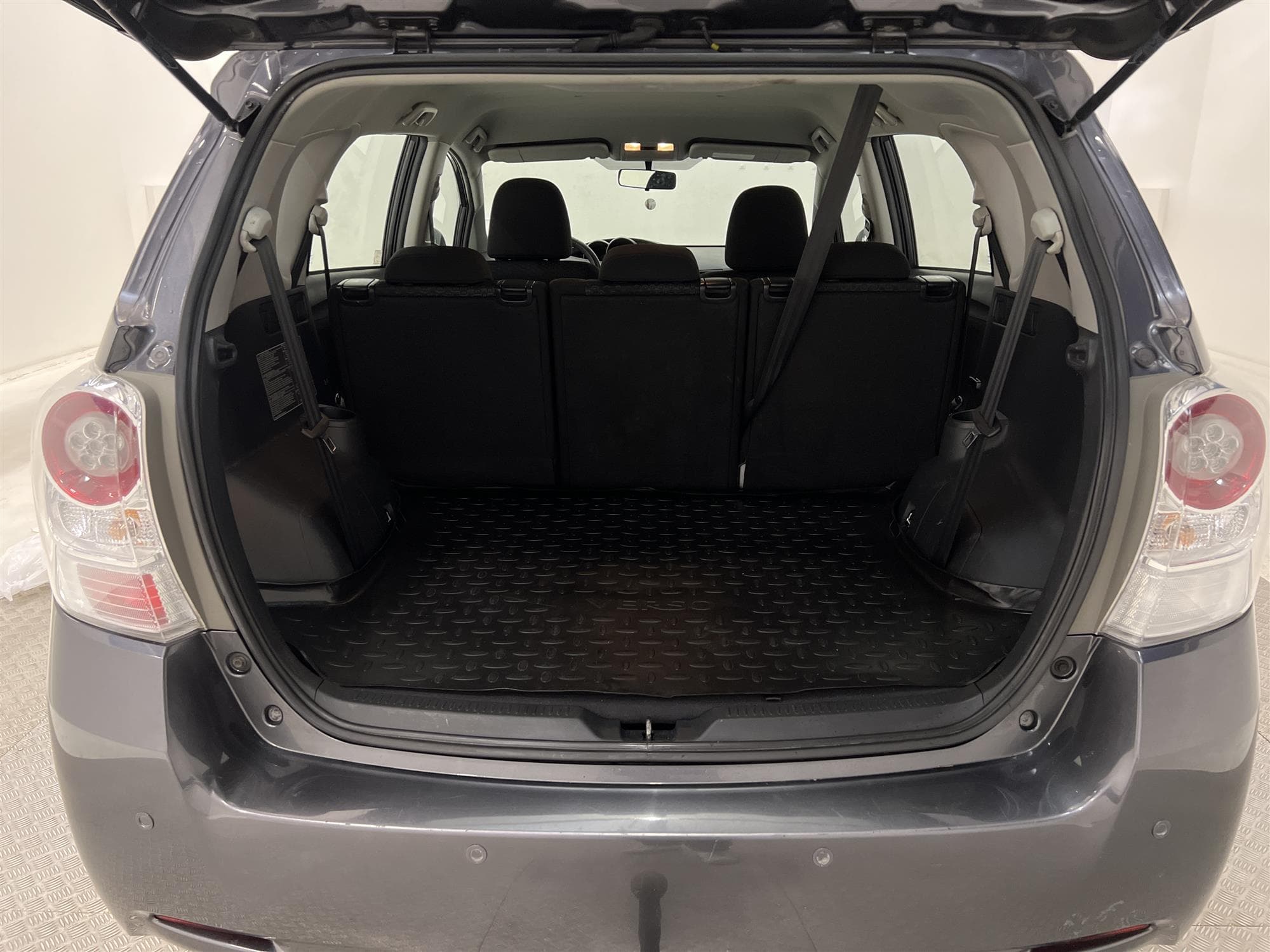 Toyota Verso 1.8 147hk 2 Brukare 7 Sits Drag PDC