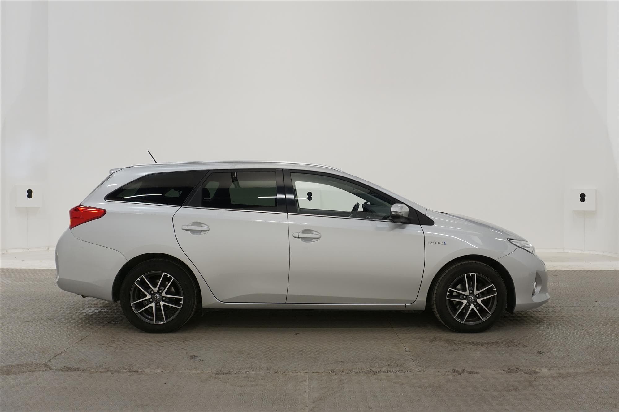 Toyota Auris Hybrid e-CVT 136hk 2 Brukare B-Kam