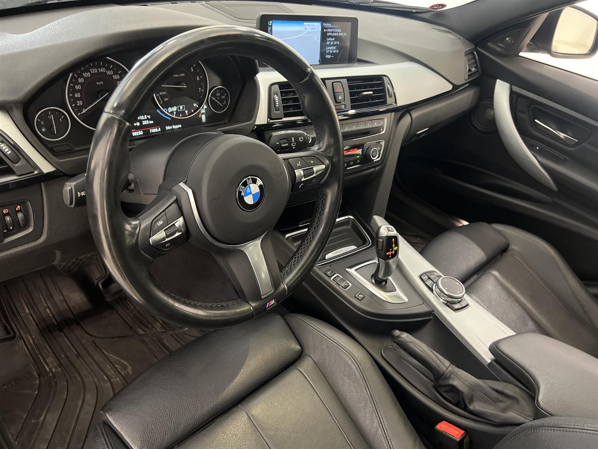 BMW 328i xDrive 245hk Pano M-Värm H/K Navi B-Kam Skinn PDC