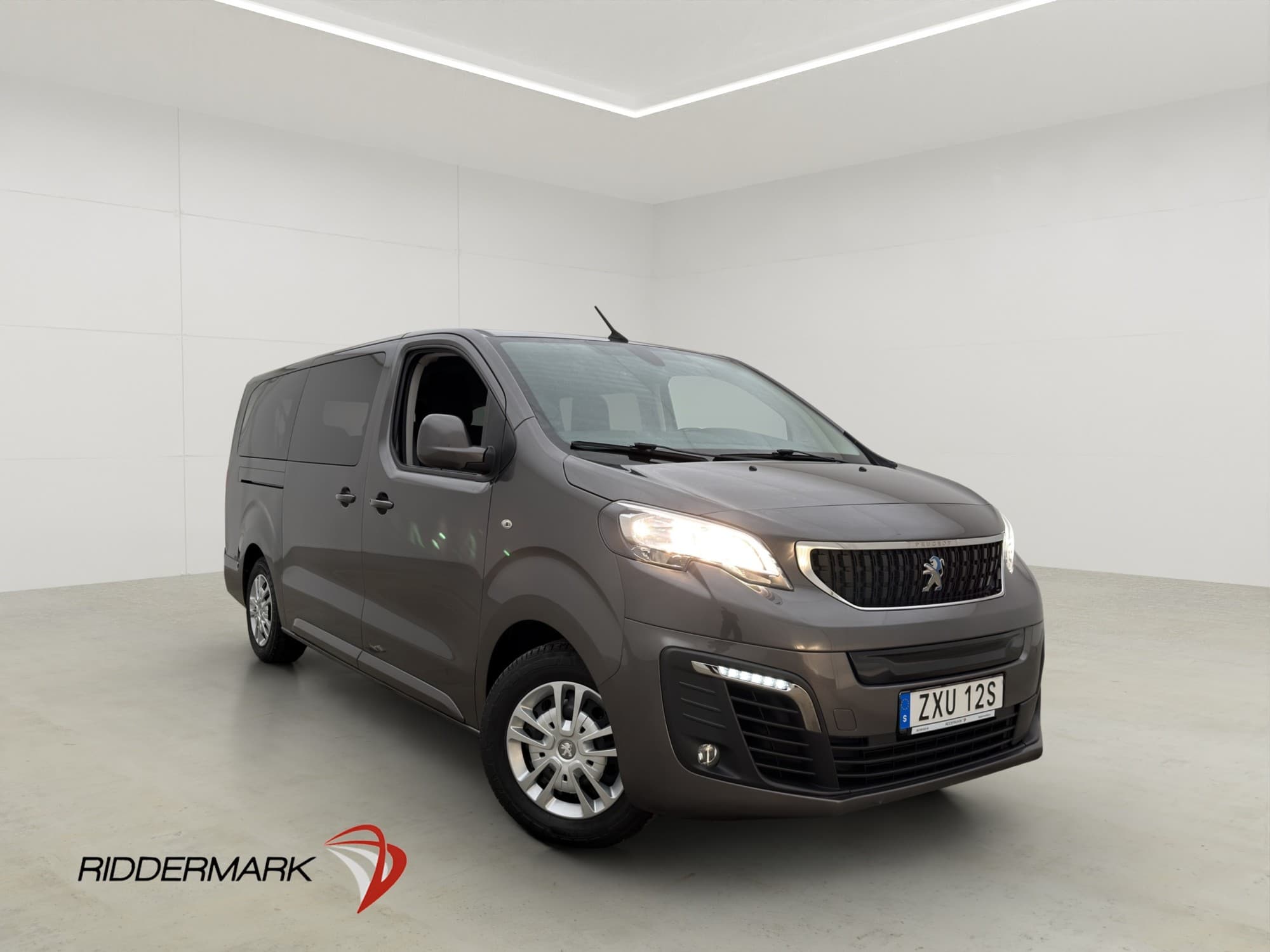 Peugeot e-Traveller