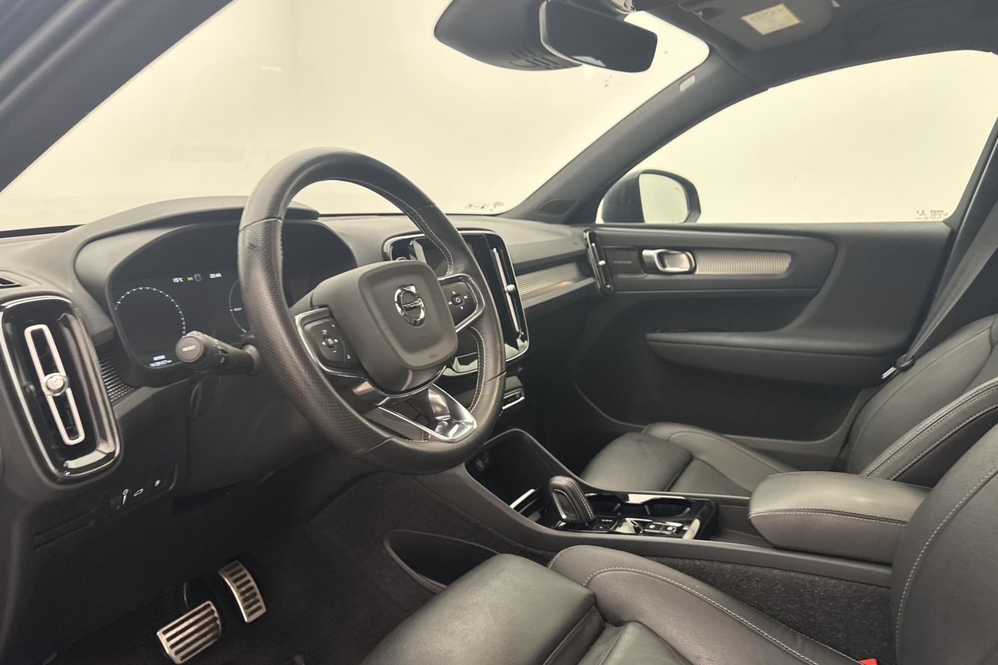Volvo XC40 Recharge T5 R-Design H/K VOC Värmare Kamera Skinn