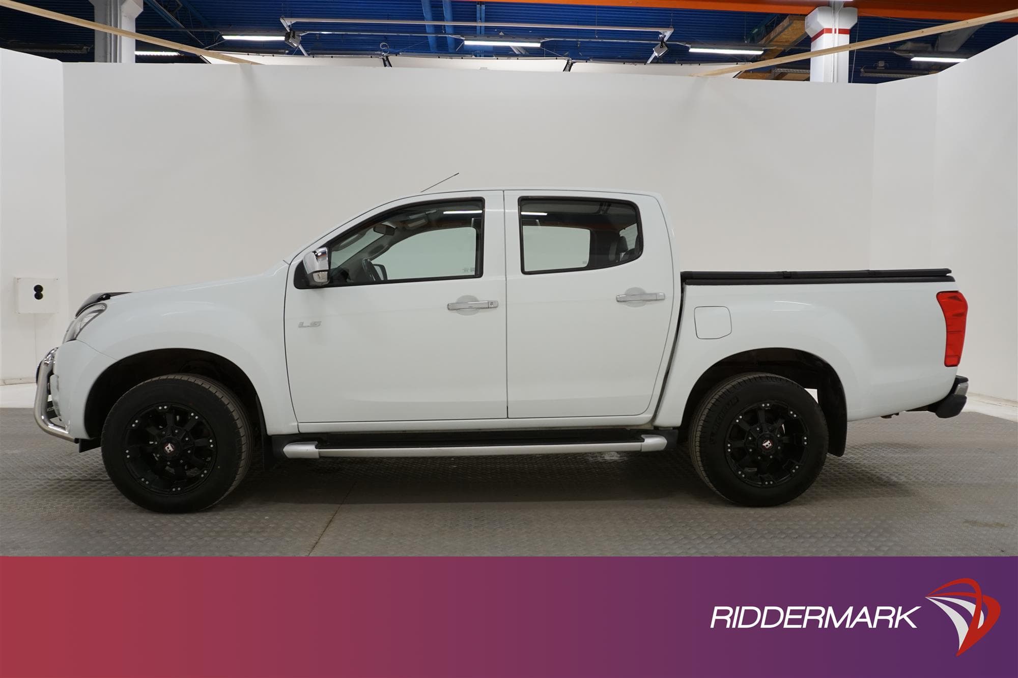 Isuzu D-Max 2.5 4WD Aut Värmare Skinn Flaklock Drag