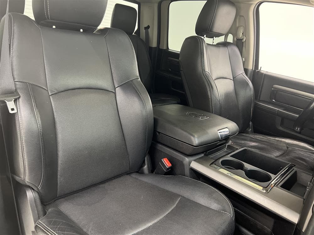 Dodge Ram Sport 5.7 4WD 401hk Taklucka Navi Dragkrok interiör