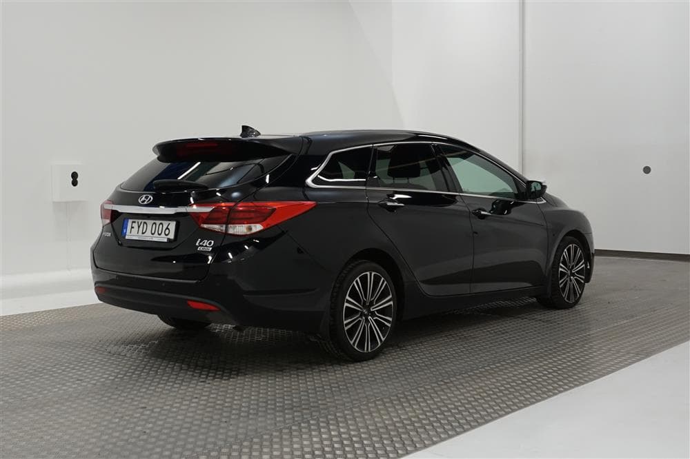 Hyundai i40 1.7 D Kombi 141hk D-värm Pano Skinn CarPlayexteriör