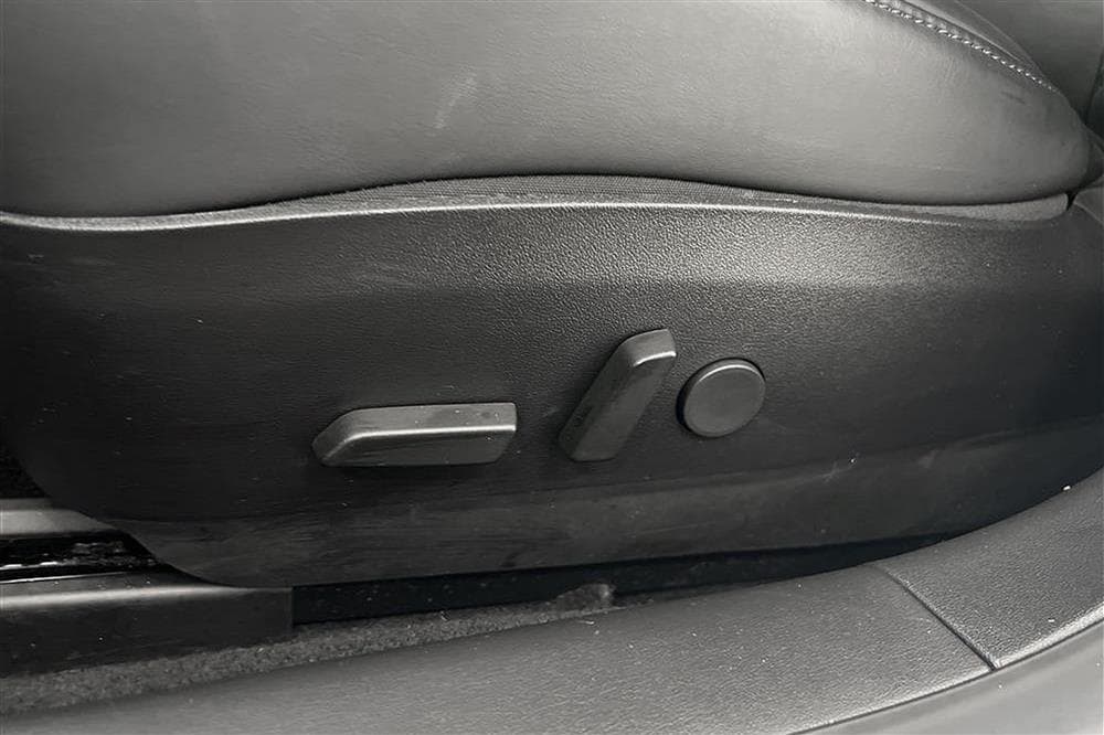 Tesla Model 3 Standard Range Plus 258hk Svensksåld Autopilotinteriör