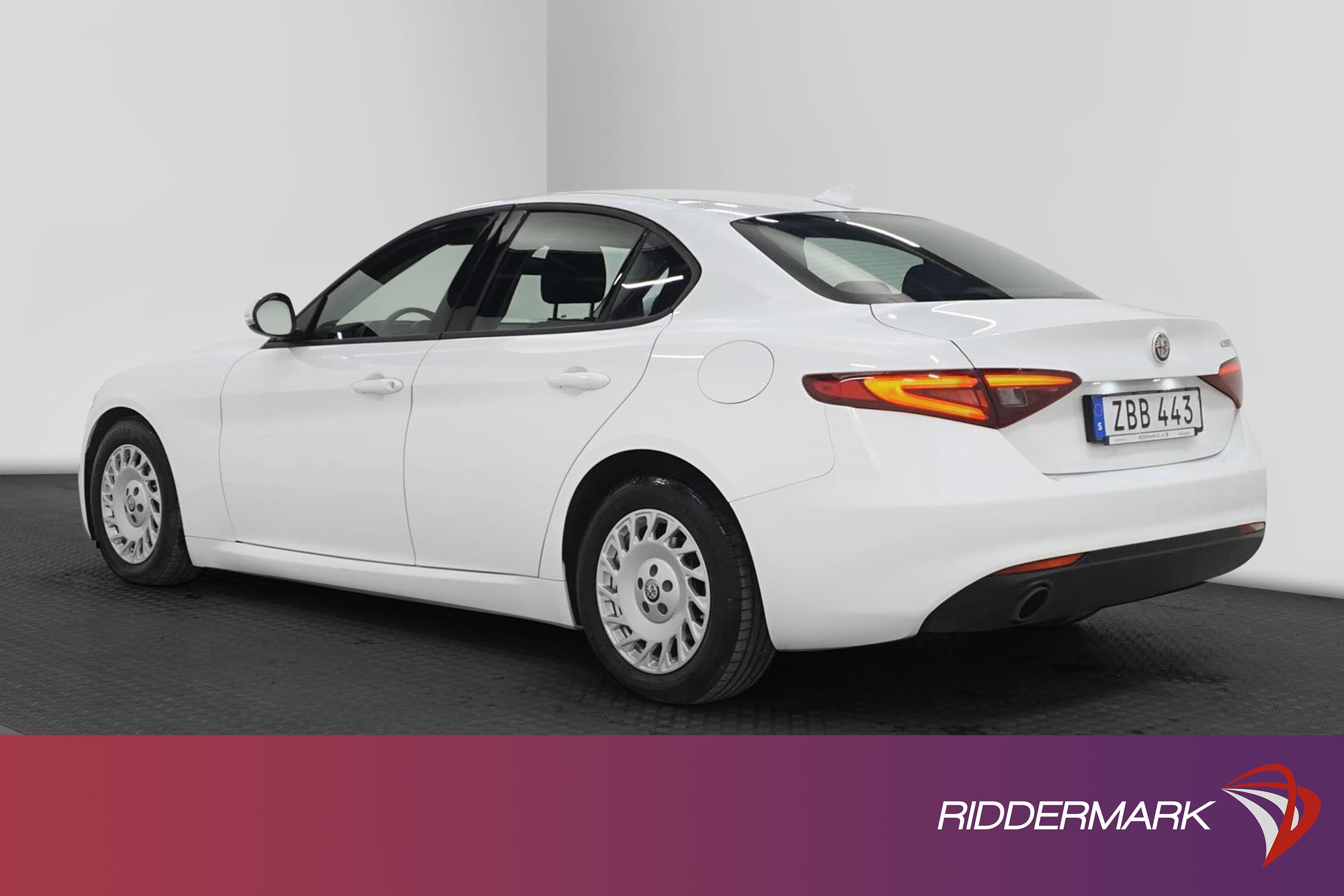 Alfa Romeo Giulia 2.2 JTDM 150hk B-Kamera Välserv 0,35L/mil