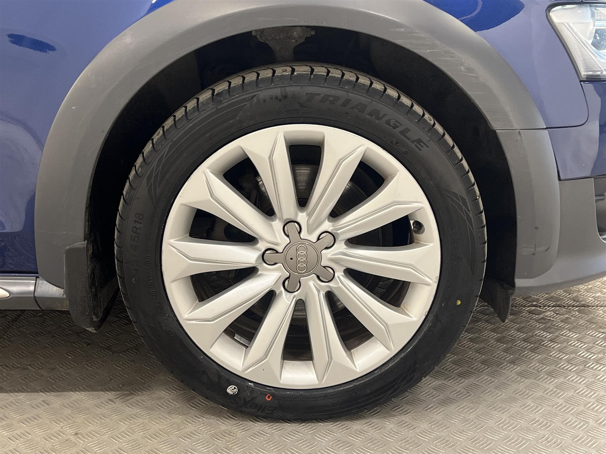 Audi A4 allroad quattro 2.0 TDI 190hk  Dragkrok PDC Nyservad