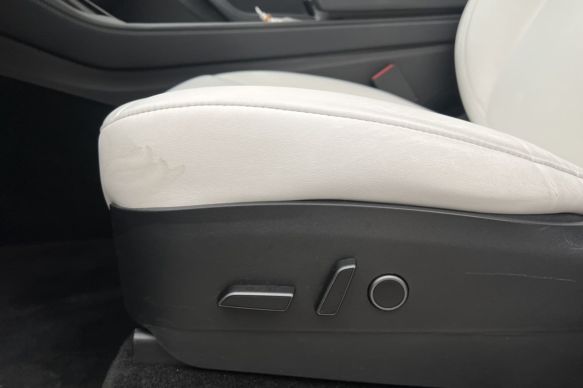 Tesla Model Y Long Range AWD Autopilot Ljus Interiör MOMS