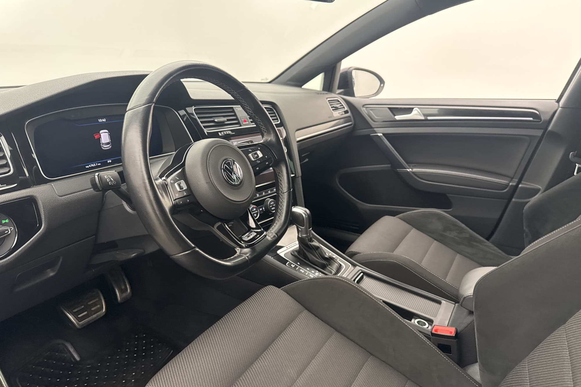 Volkswagen Golf R 2.0 4M 310hk Cockpit CarPlay Kamera