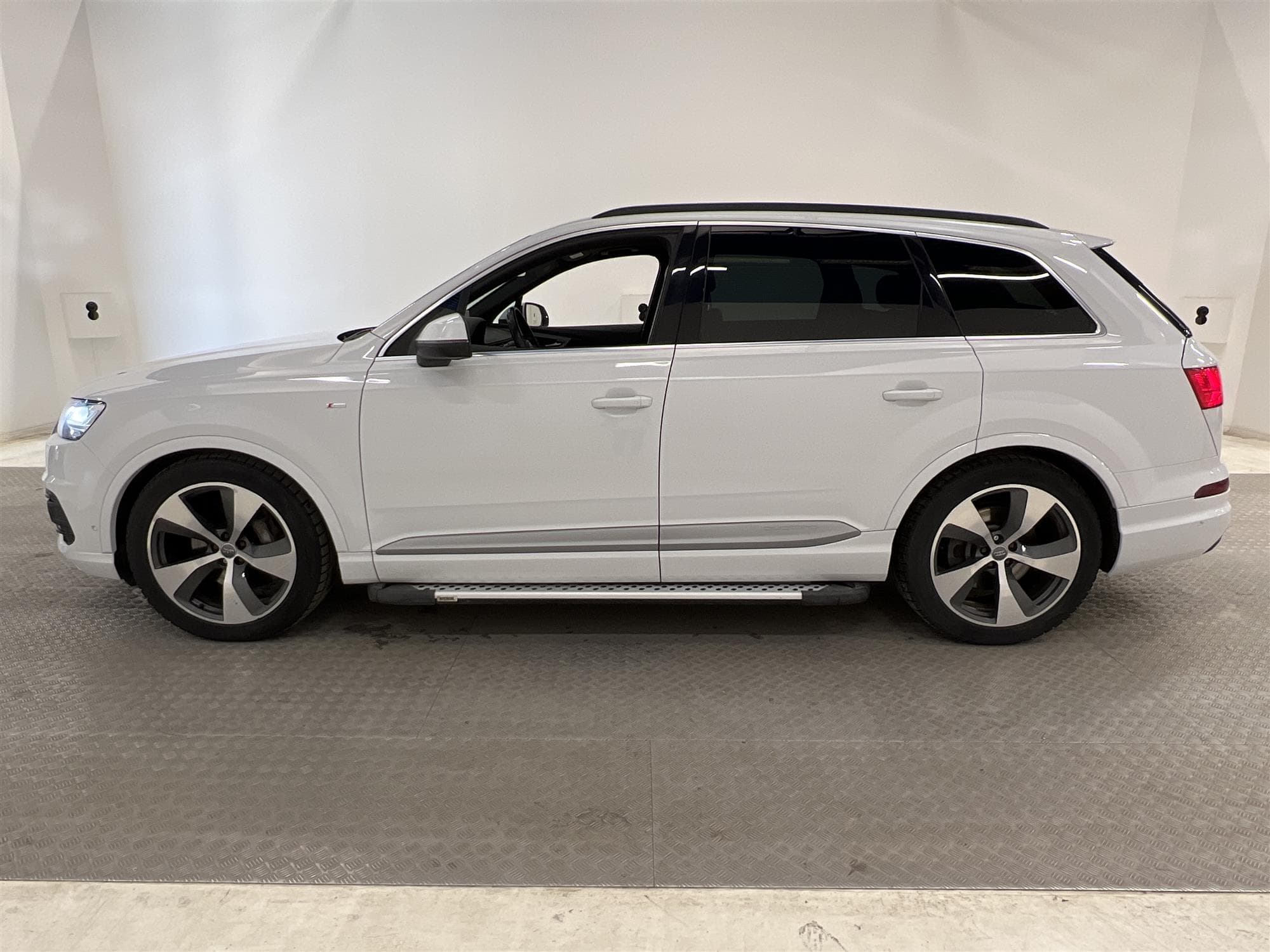 Audi Q7 3.0 TDI Q 272hk S Line 7 Sits