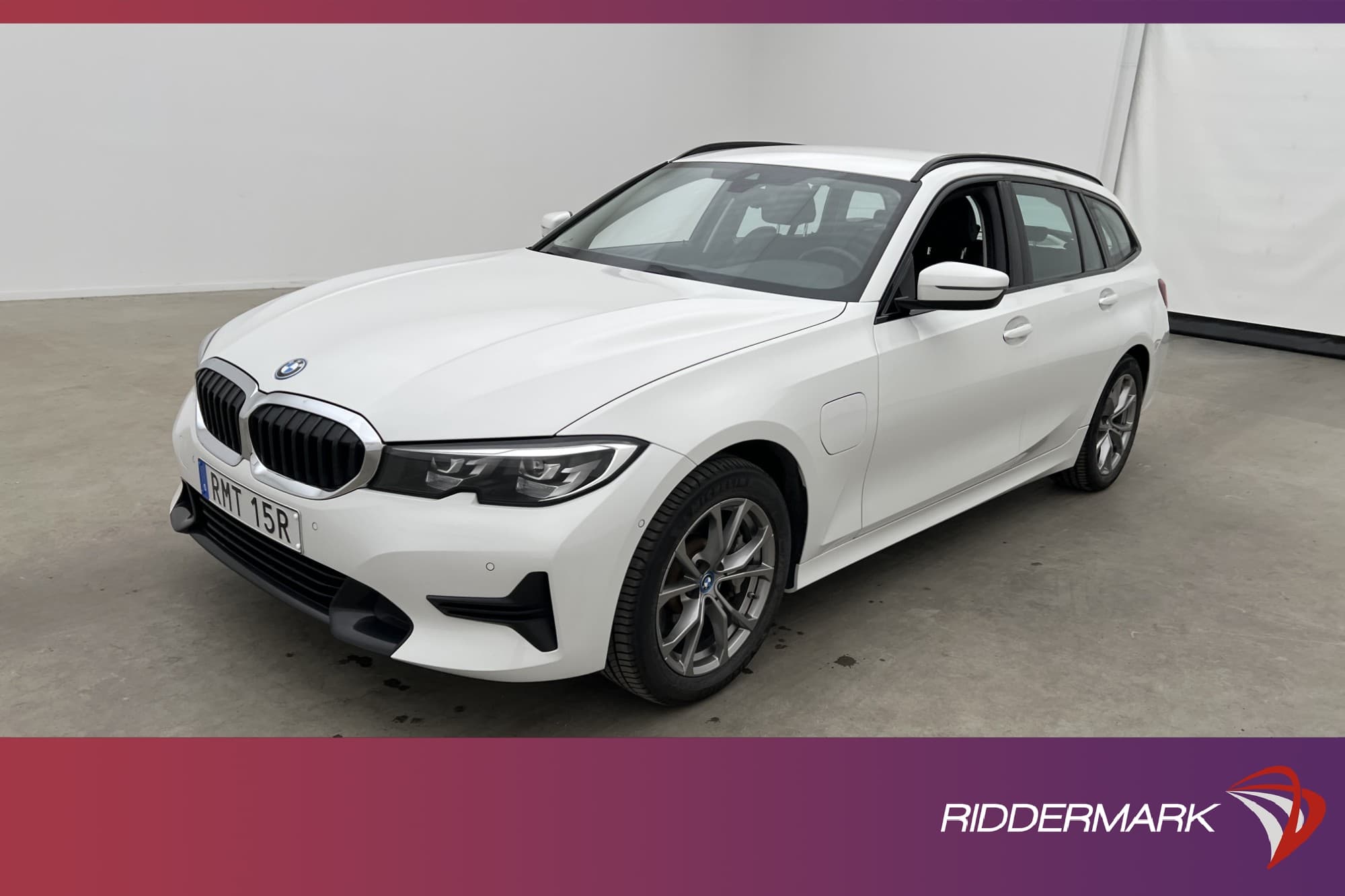 BMW 330e xDrive Touring 292hk