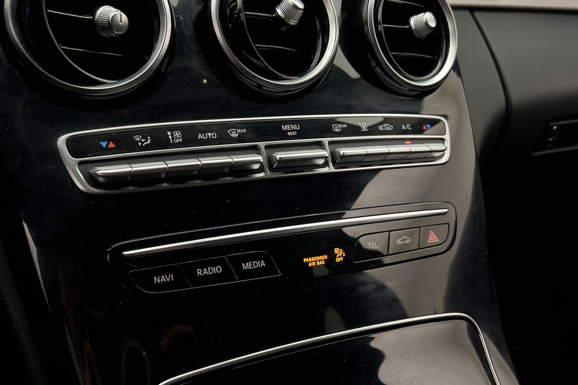 Mercedes-Benz C 200 d 150hk Navi B-Kamera Värmare Drag