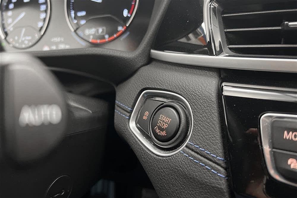 BMW X1 xDrive 20d 190hk M-Sport B-kamera HiFi Navi HUD interiör