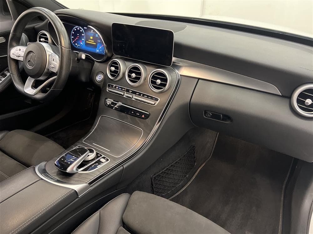 Mercedes-Benz C 300 245hk 4M AMG D-Värm Burmester Pano 360°interiör