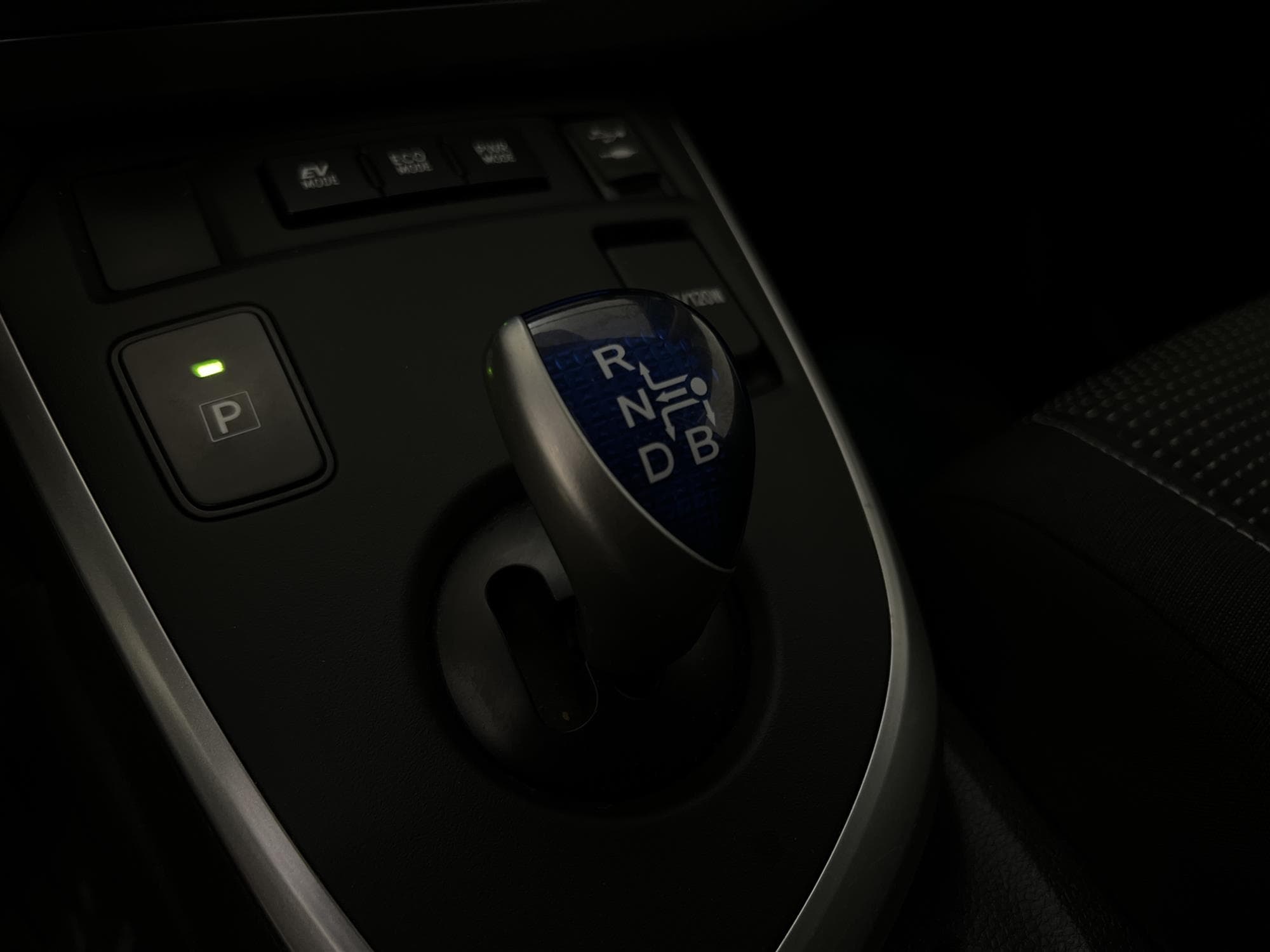 Toyota Auris  Hybrid e-CVT 136hk B-Kam 0,40L/mil