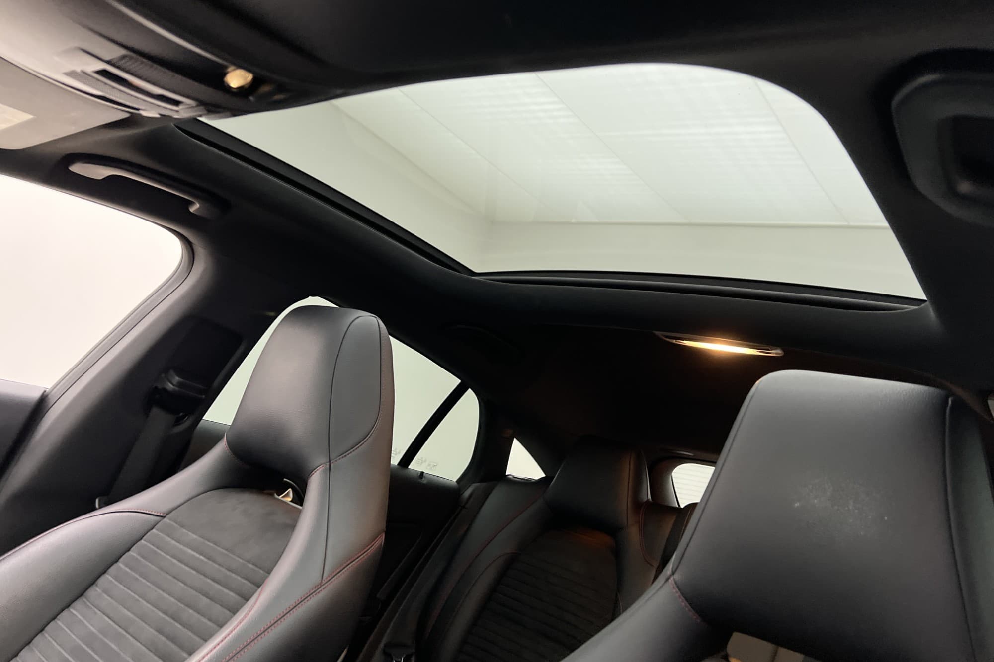 Mercedes-Benz CLA 220 d AMG Night Panorama Kamera CarPlay