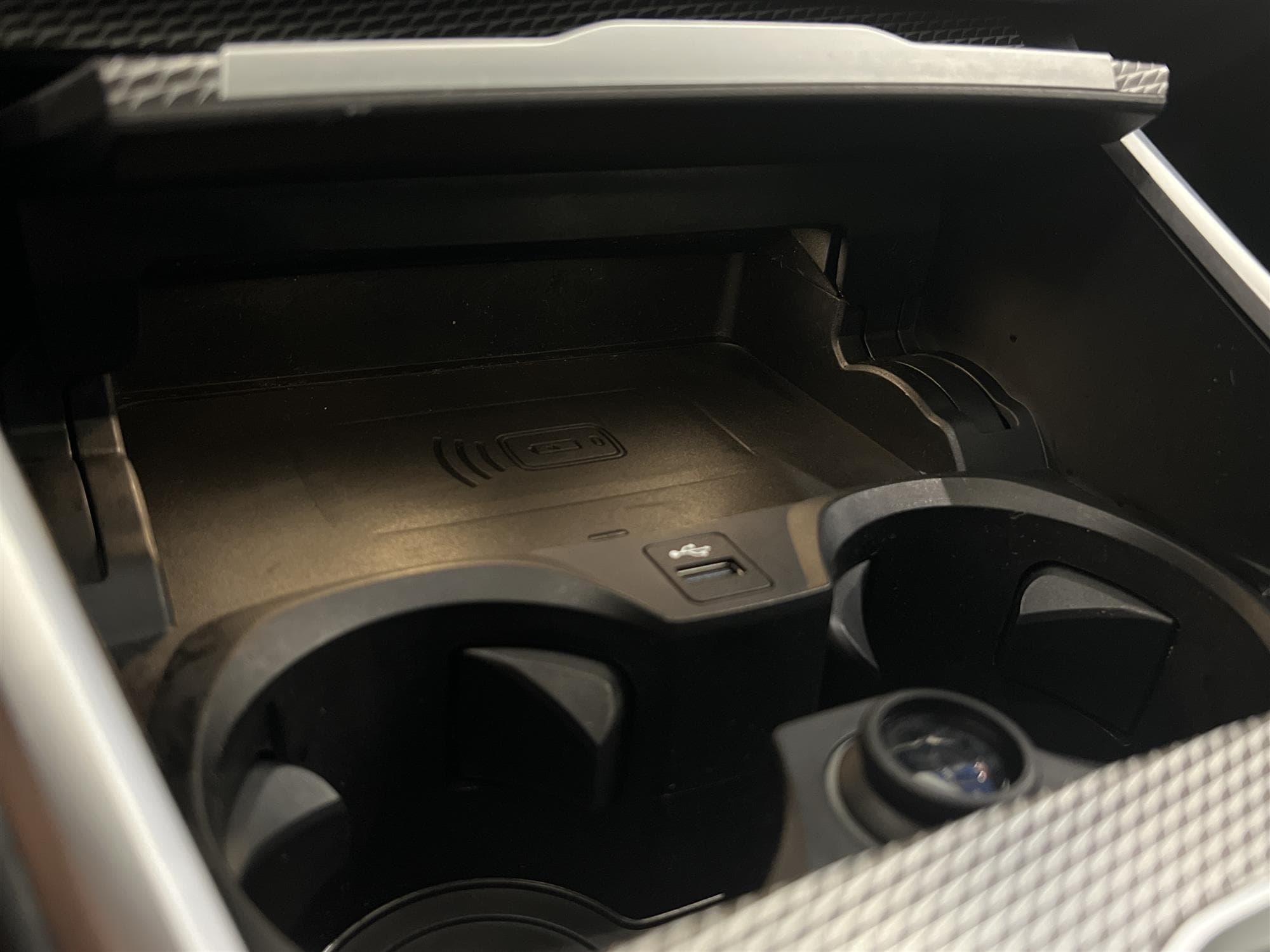 BMW 330i xDrive 258hk M Sport H/K Display Key Navi Drag Värm
