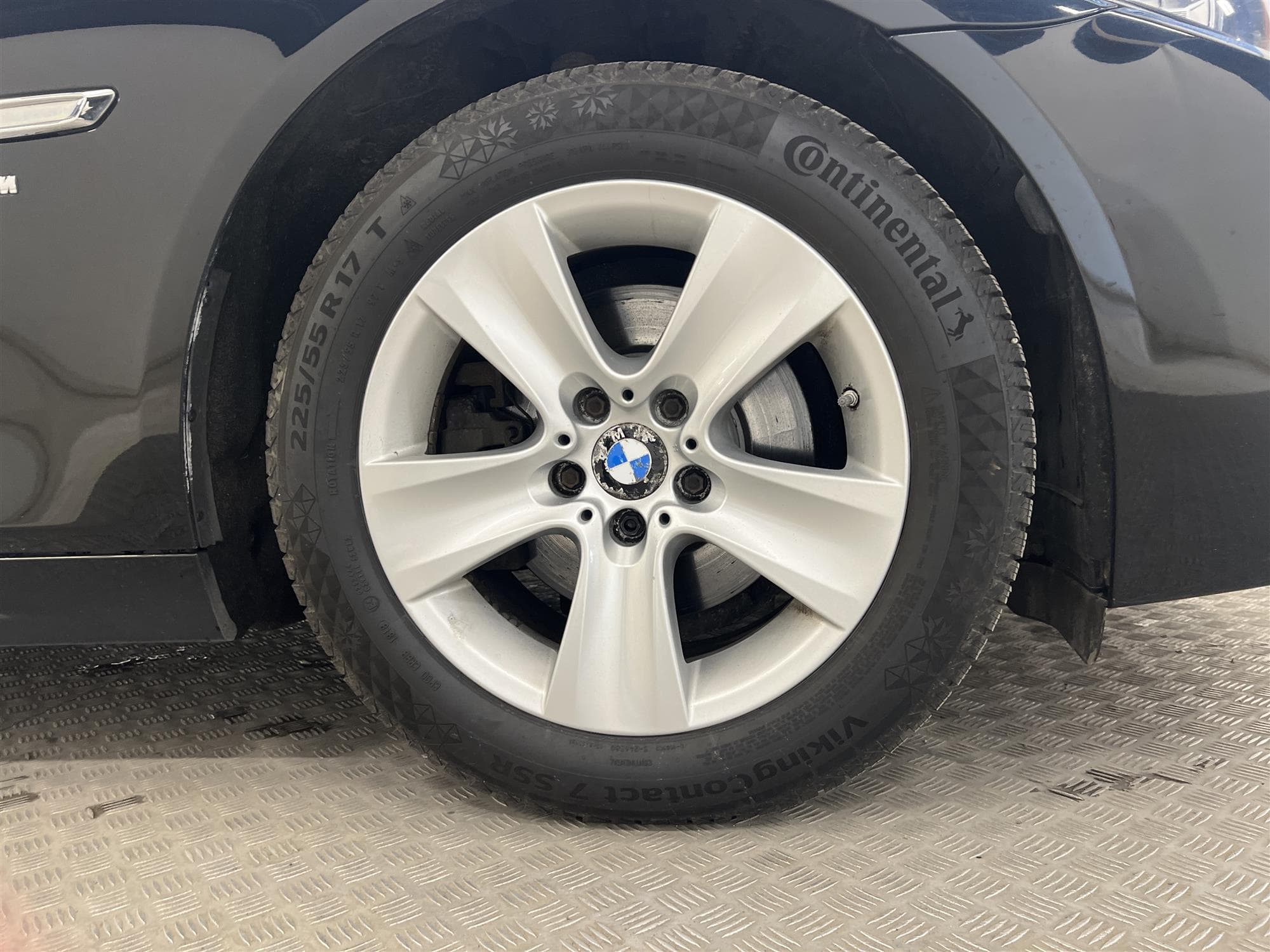 BMW 520d 190hk xDrive M Sport D-värm HiFi Skinn Navi