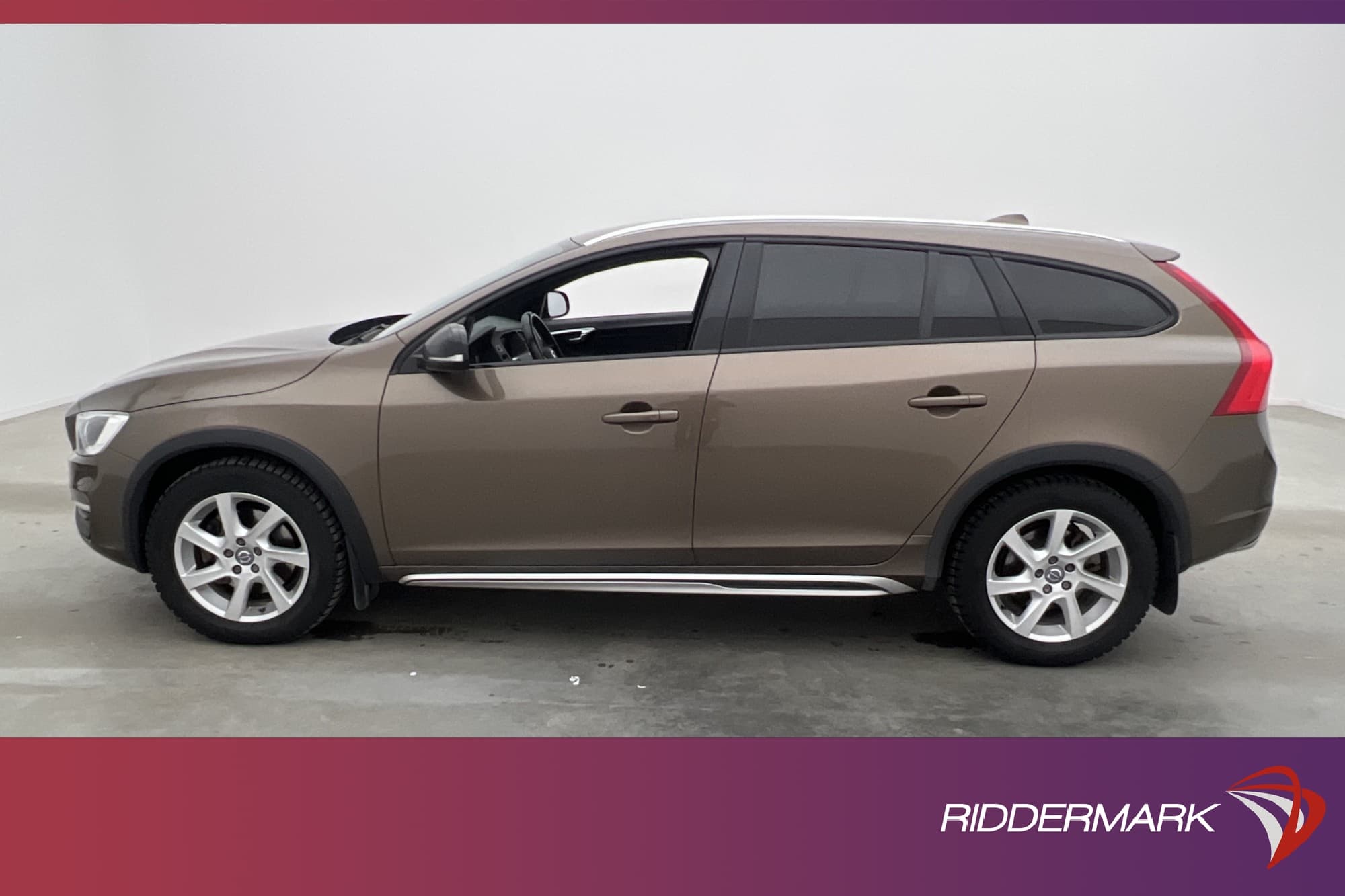 Volvo V60 Cross Country D4 AWD Summum