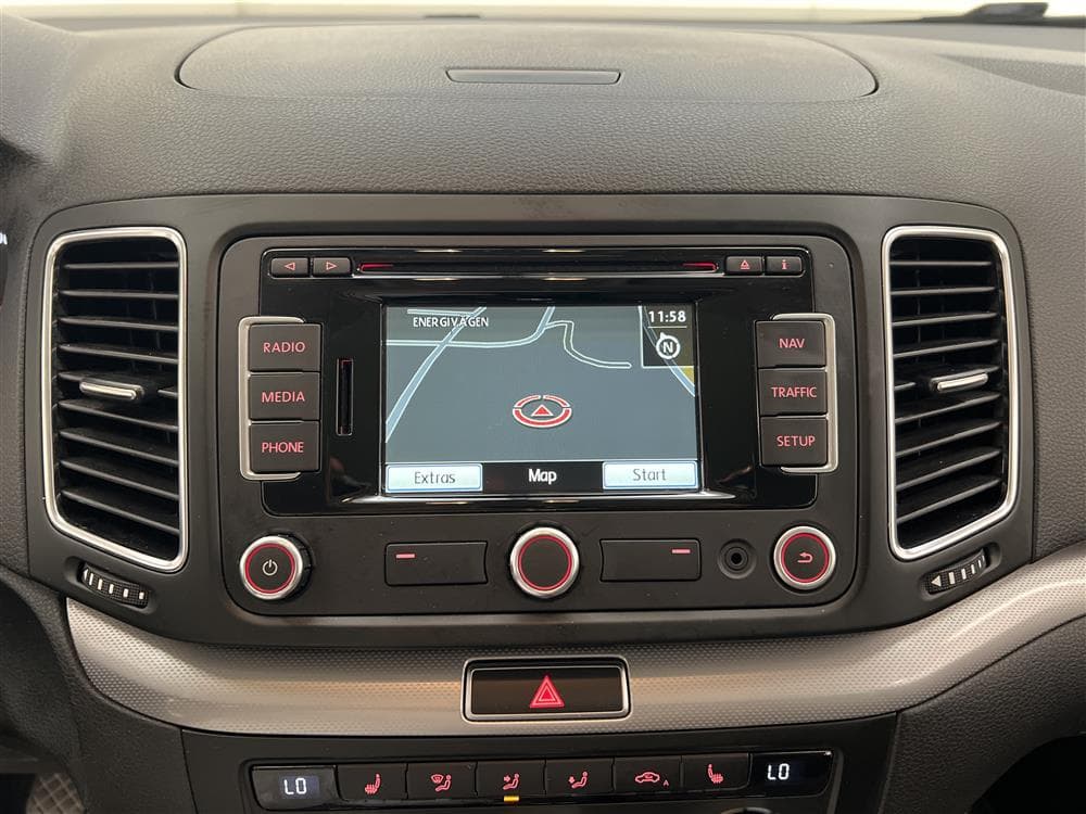 Volkswagen Sharan 140hk 4MOTION 7-Sits Värmare Panorama Draginteriör