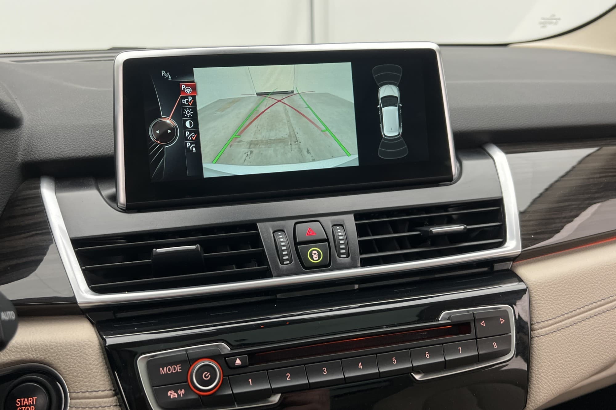 BMW 225xe Active Tourer Luxury Line Pano H/K HUD Navi Kamera