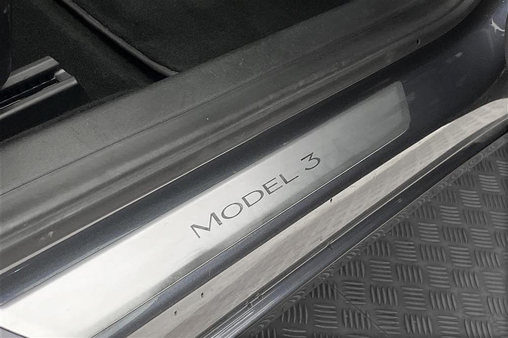 Tesla Model 3 Performance AWD 510hk Svensksåld Premiuminteriör