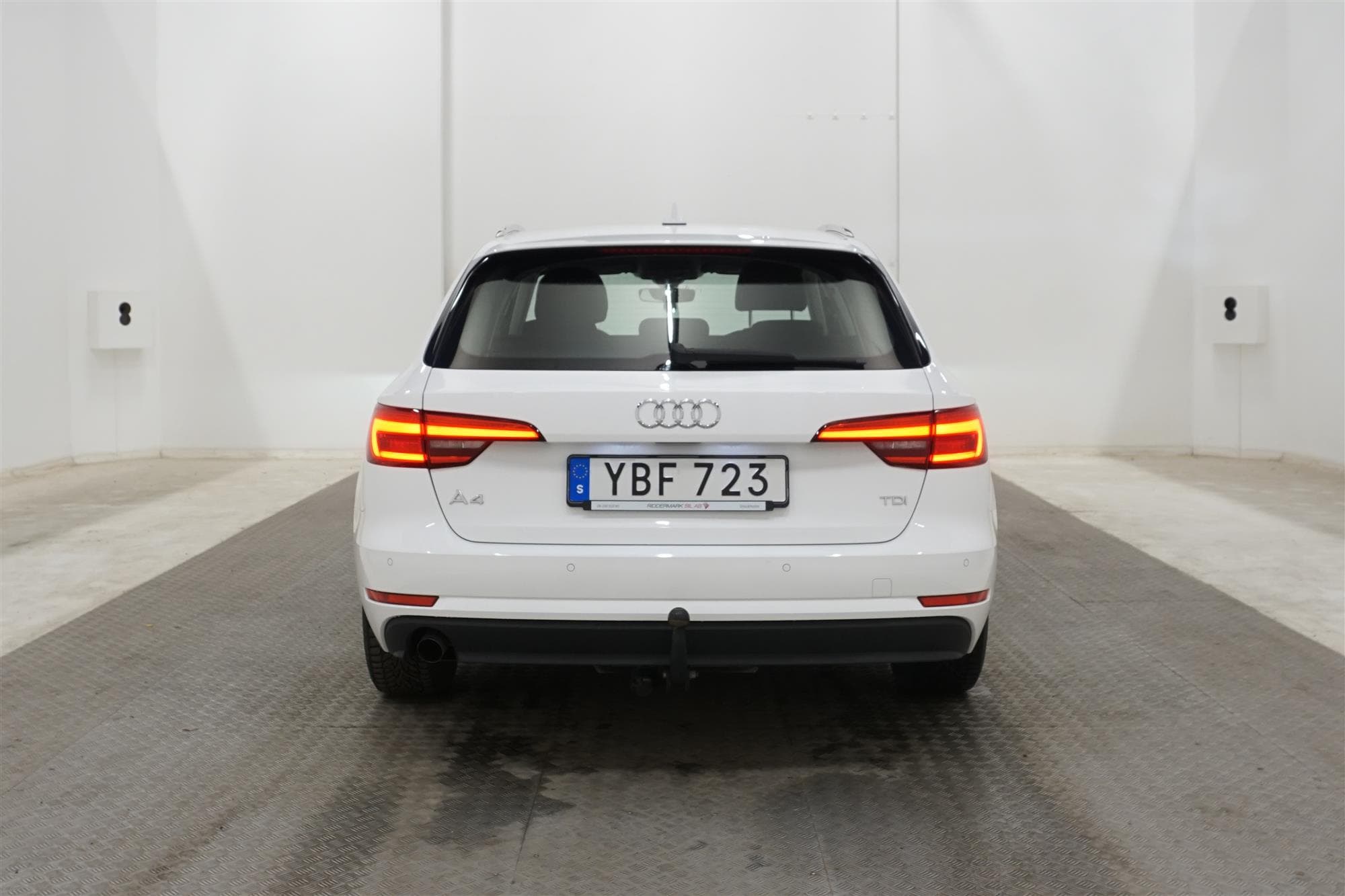 Audi A4 Avant 2.0 TDI S Tronic 150hk M-Värm Navi Dragkrok