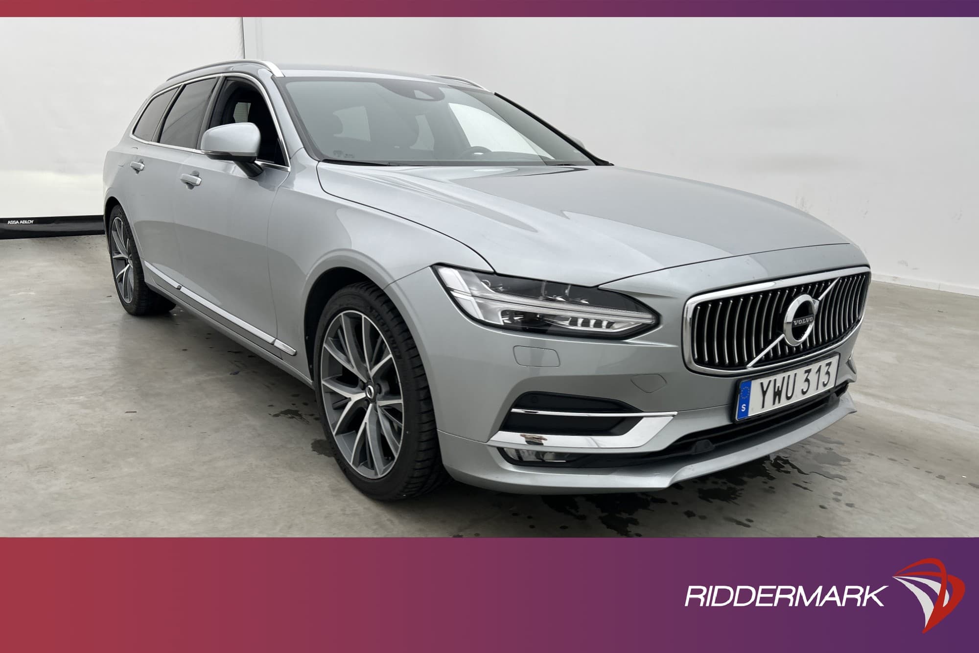 Volvo V90 D4