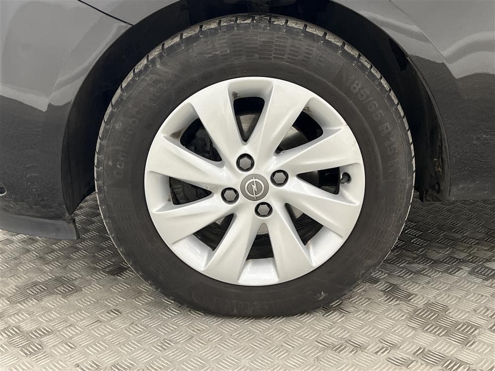 Opel Corsa 1.4 90hk Välservad Sensorer Rattvärme 0,51l/mil
