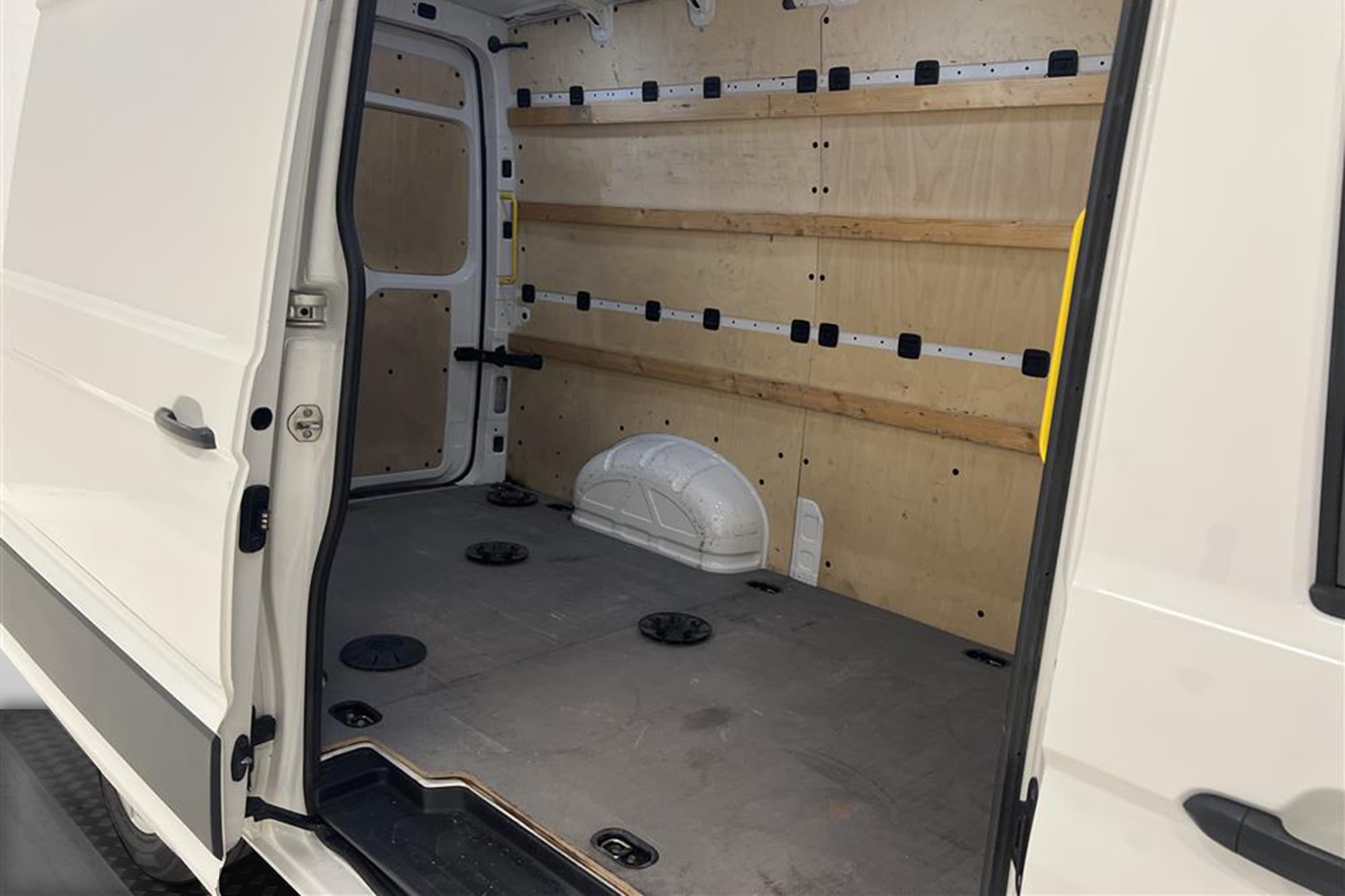 Volkswagen Crafter 2.0TDI Automat 177hk L2H2 Värmare Moms interiör