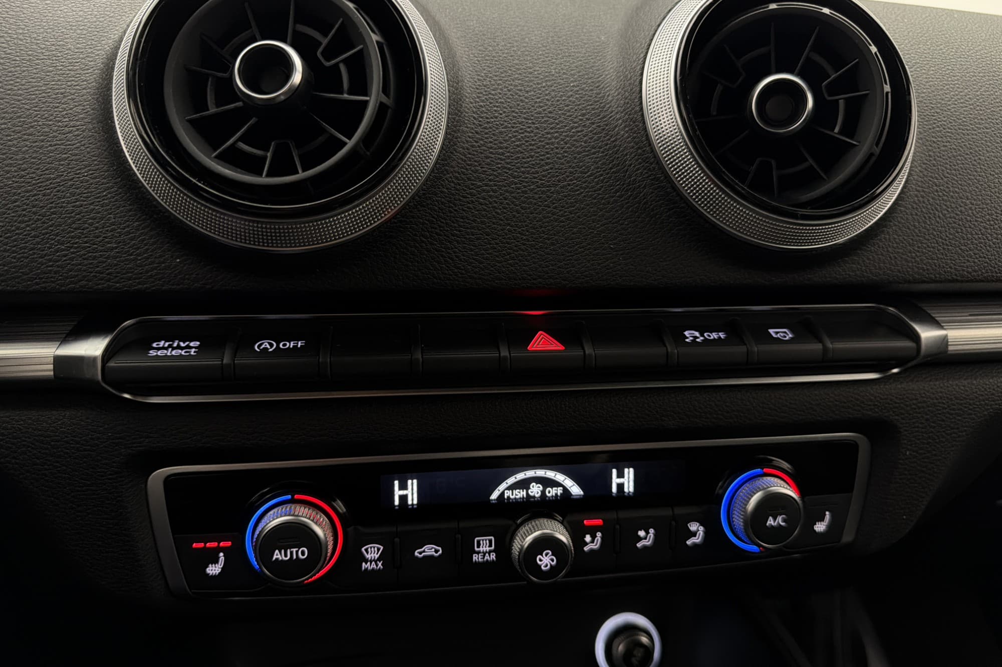 Audi A3 35 TFSI Sport Edition Sportstolar Adpt-fart Sensorer