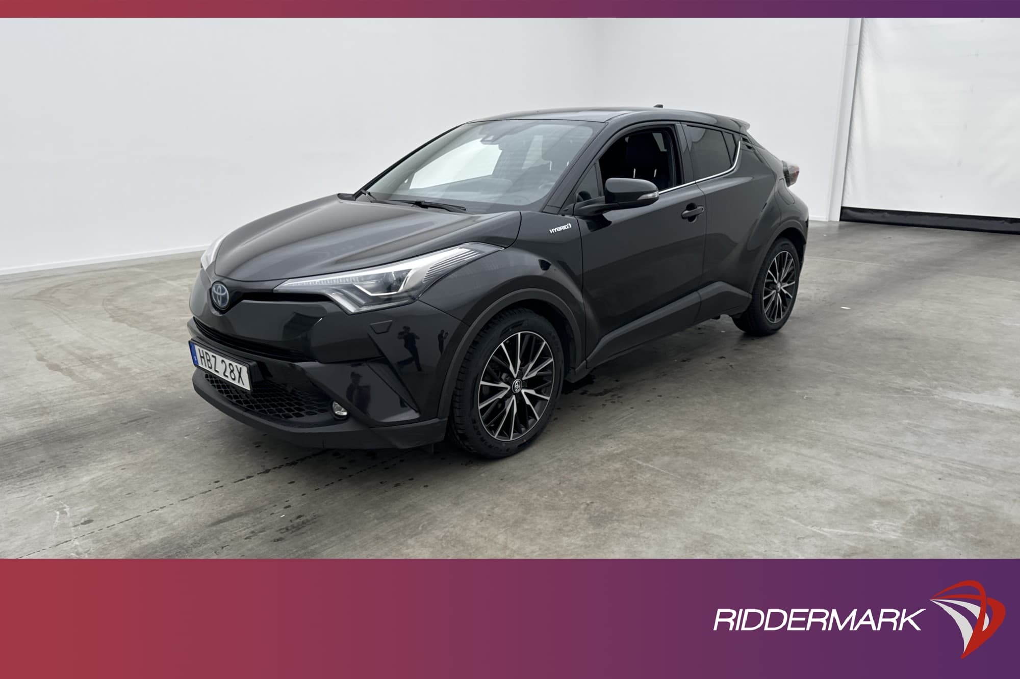 Toyota C-HR Hybrid 122hk