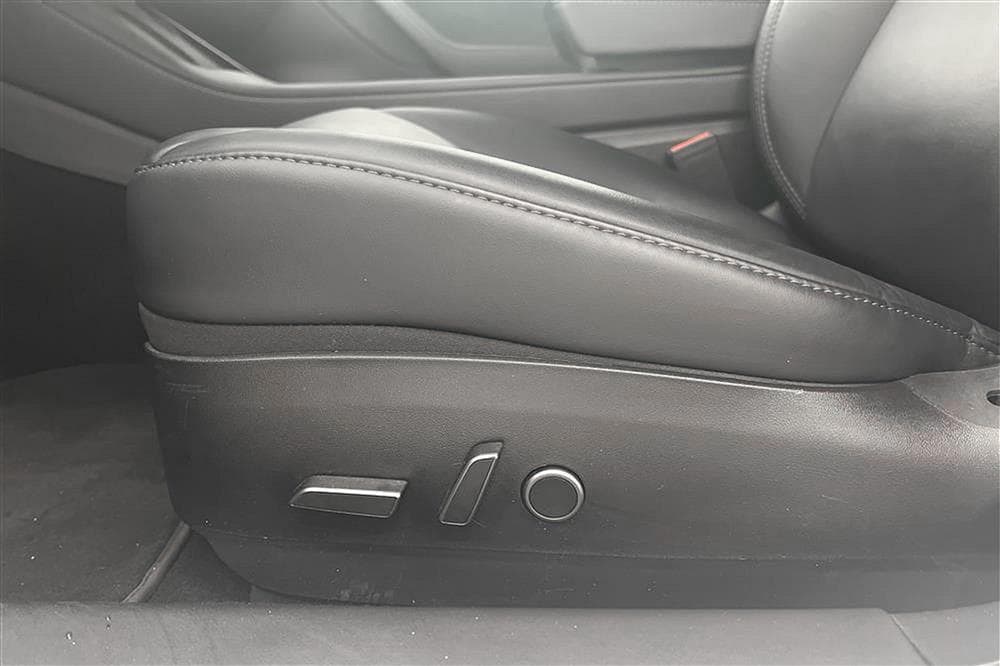 Tesla Model 3 Long Range AWD 440hk Svensksåld Premium