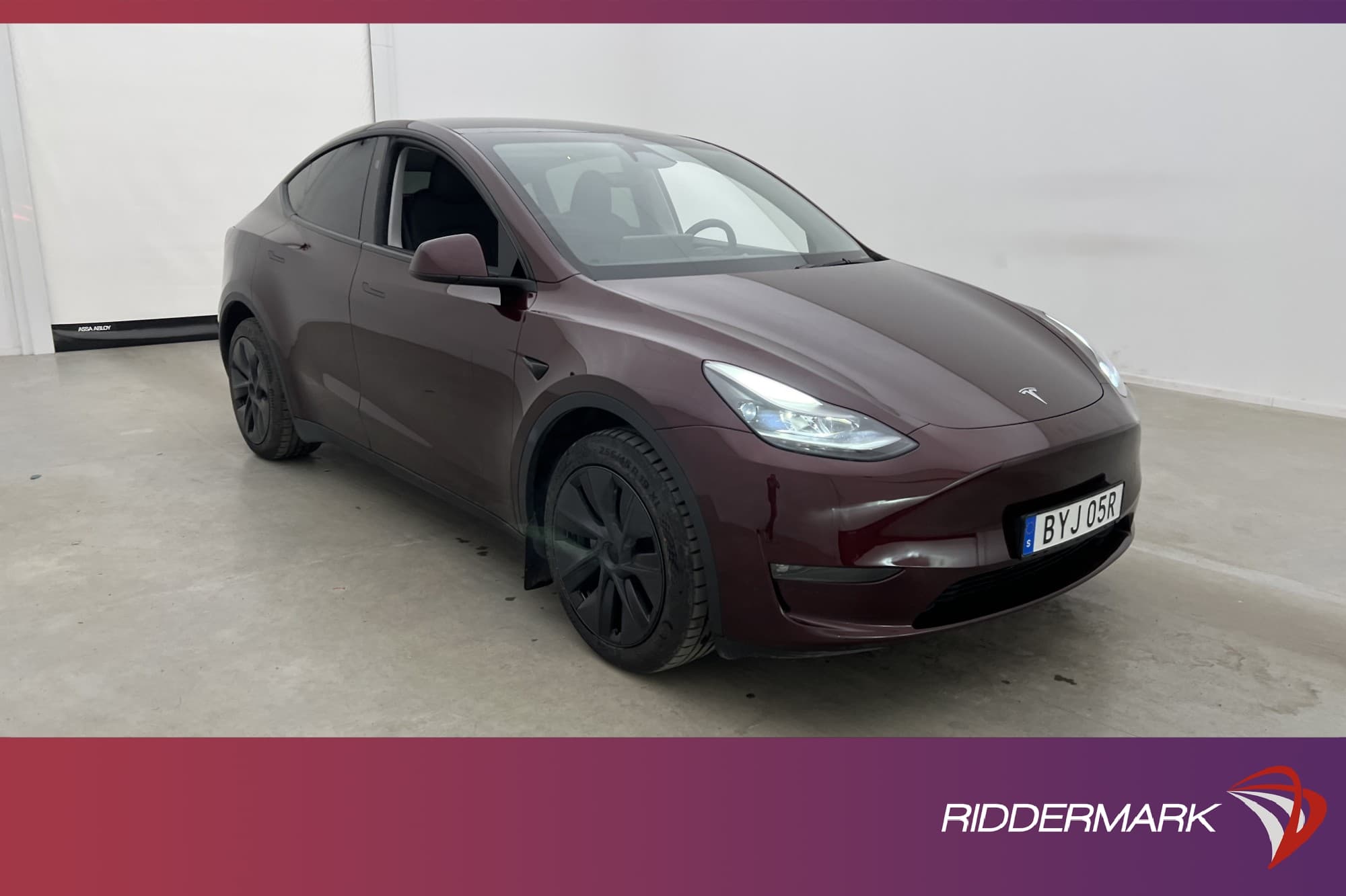 Tesla Model Y Long Range AWD Autopilot Dragkrok Svensksåld