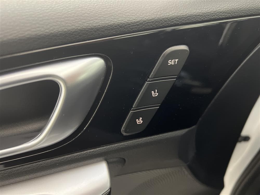 Kia ProCeed GT 1.6 T-GDi 204hk Cockpit Pano JBL Navi B-Kaminteriör