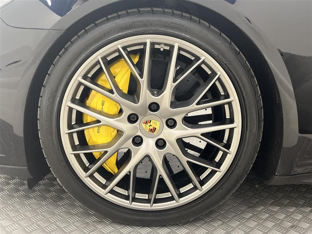 Porsche Panamera Turbo S E-Hybrid 680hk Kolfiber Pano Burmes