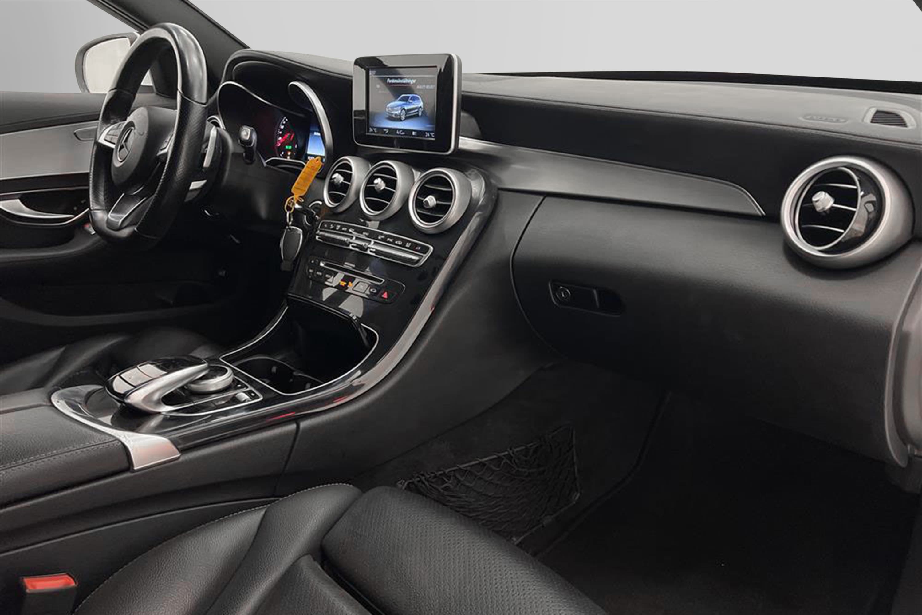 Mercedes-Benz C 250 AMG 204hk 4MATIC Skinn Burmester Draginteriör