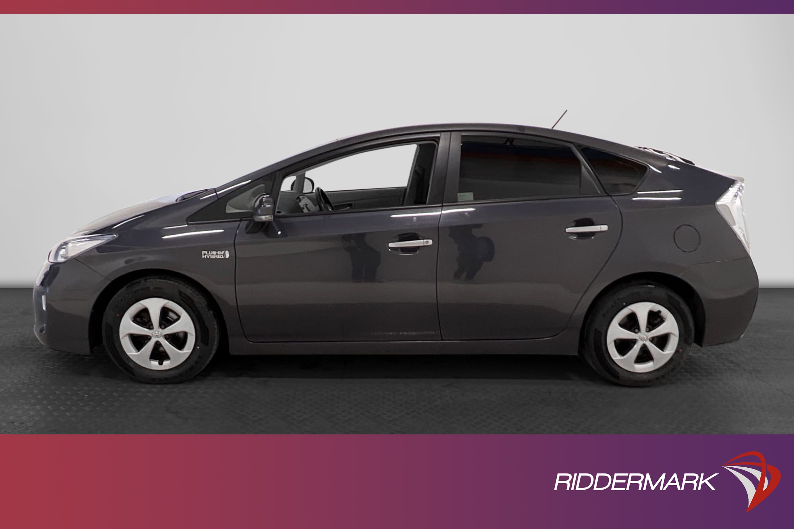 Toyota Prius Plug-in 136hk