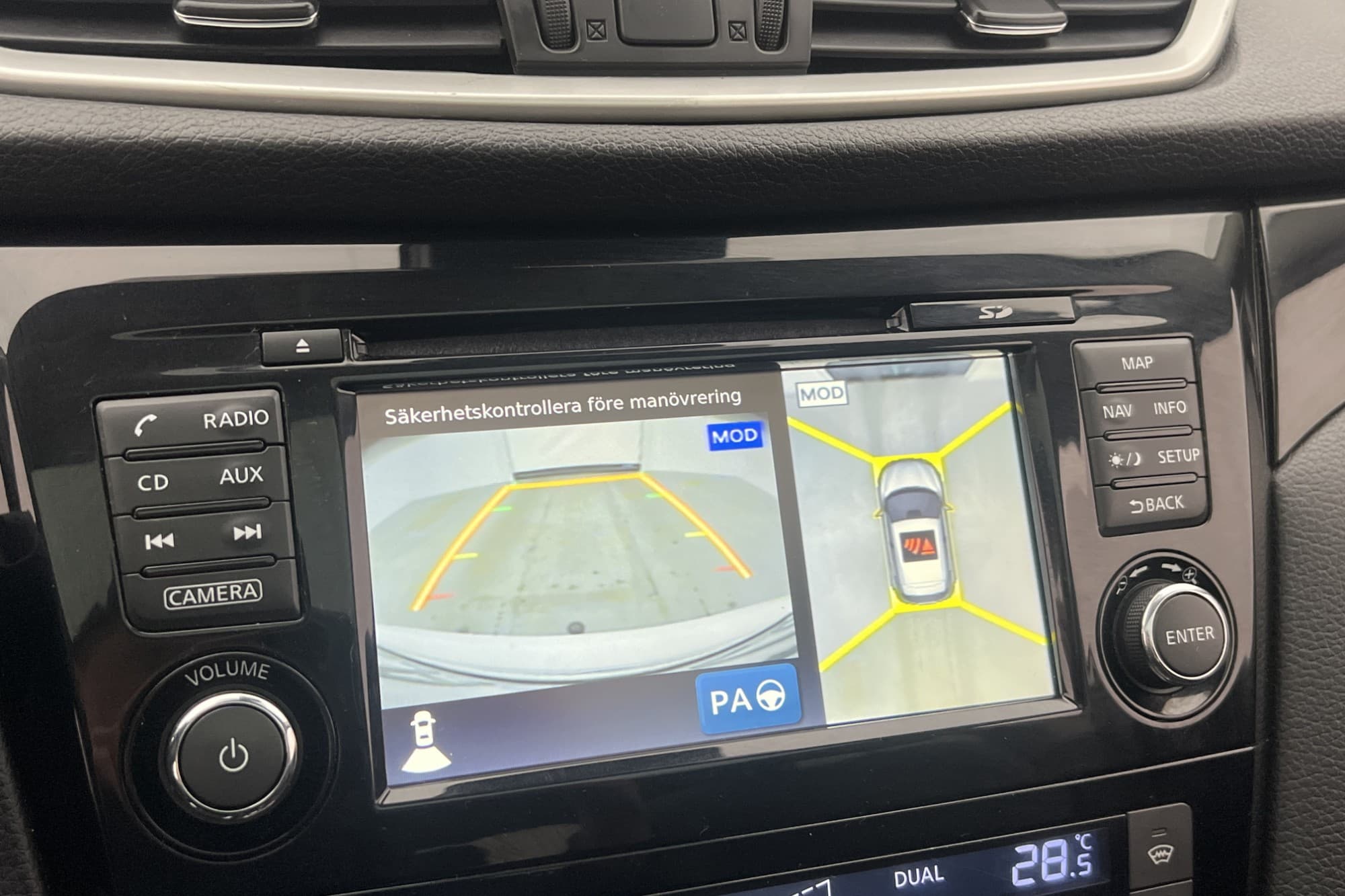Nissan Qashqai dCi 130hk Tekna Panorama 360° Navi Drag