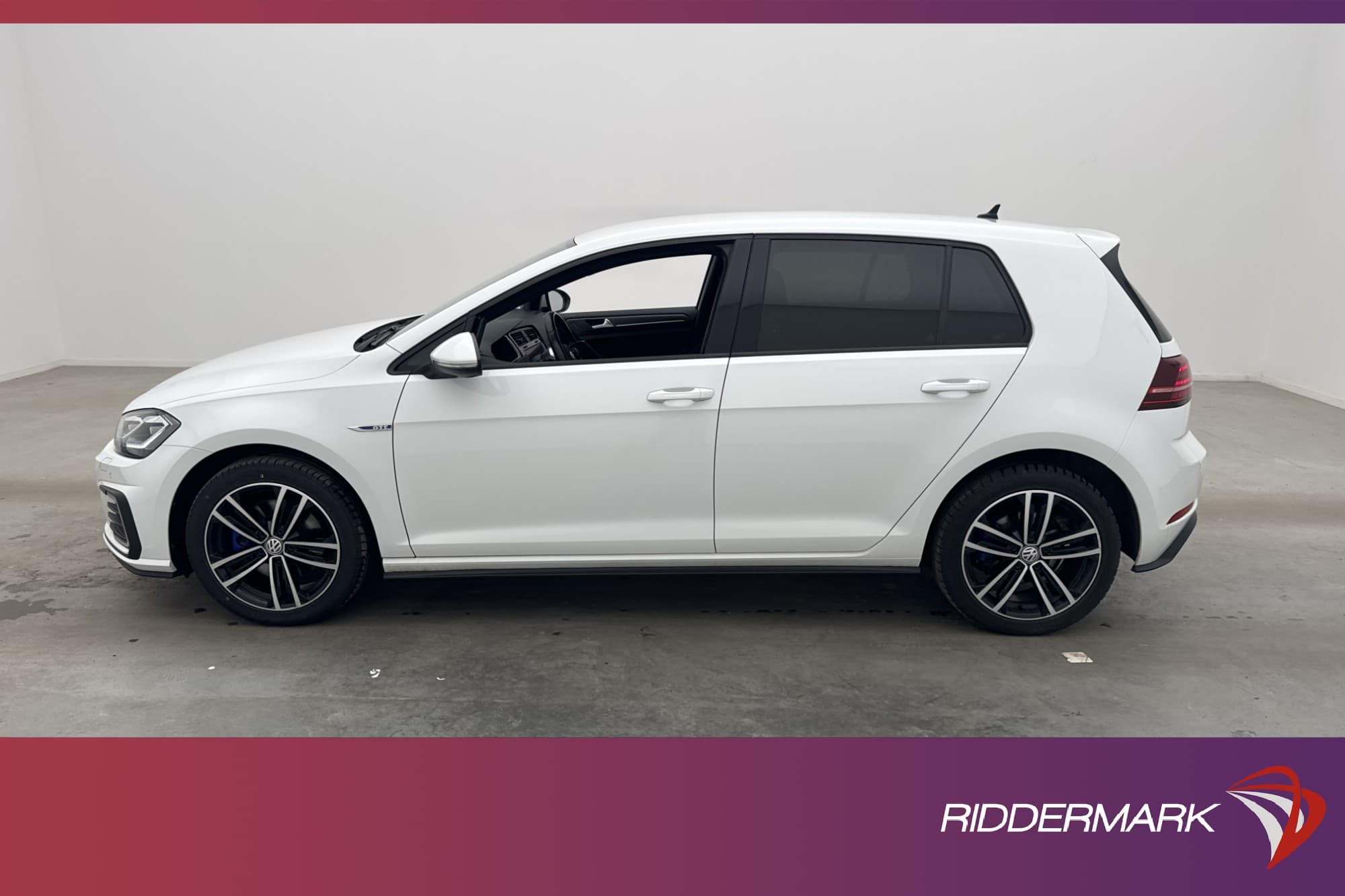 Volkswagen Golf GTE 204hk