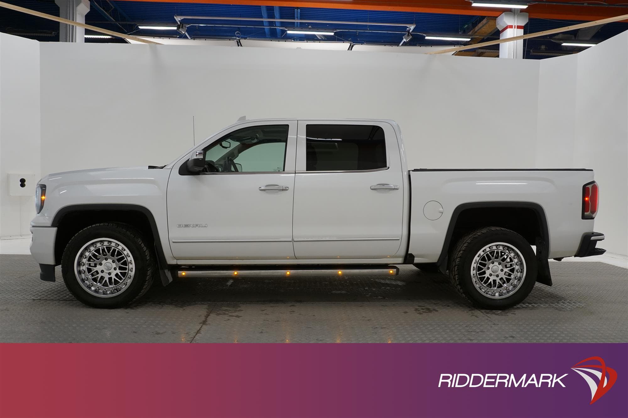 GMC Sierra Denali 6.2 V8 4WD 426HK Taklucka Moms exteriör