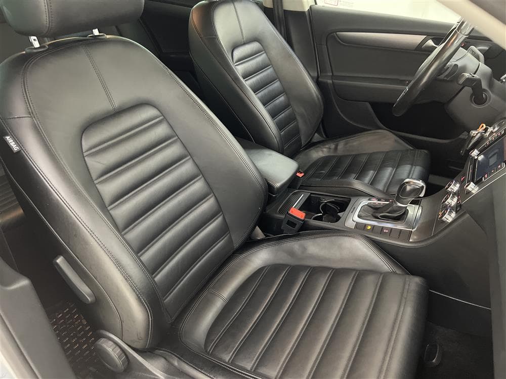 Volkswagen Passat 2.0 TDI 4Motion 170hk R-line Värmare Skinninteriör