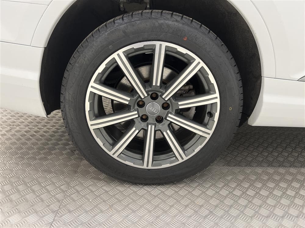 Audi Q7 3.0 e-Tron Quattro 373hk Luftfjädring Bose Draginteriör