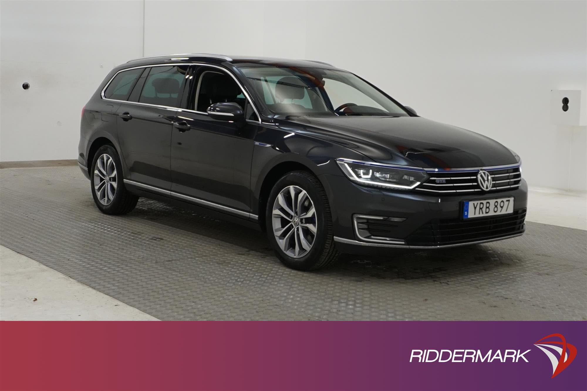Volkswagen Passat GTE Active info Värmare B-kamera Drag